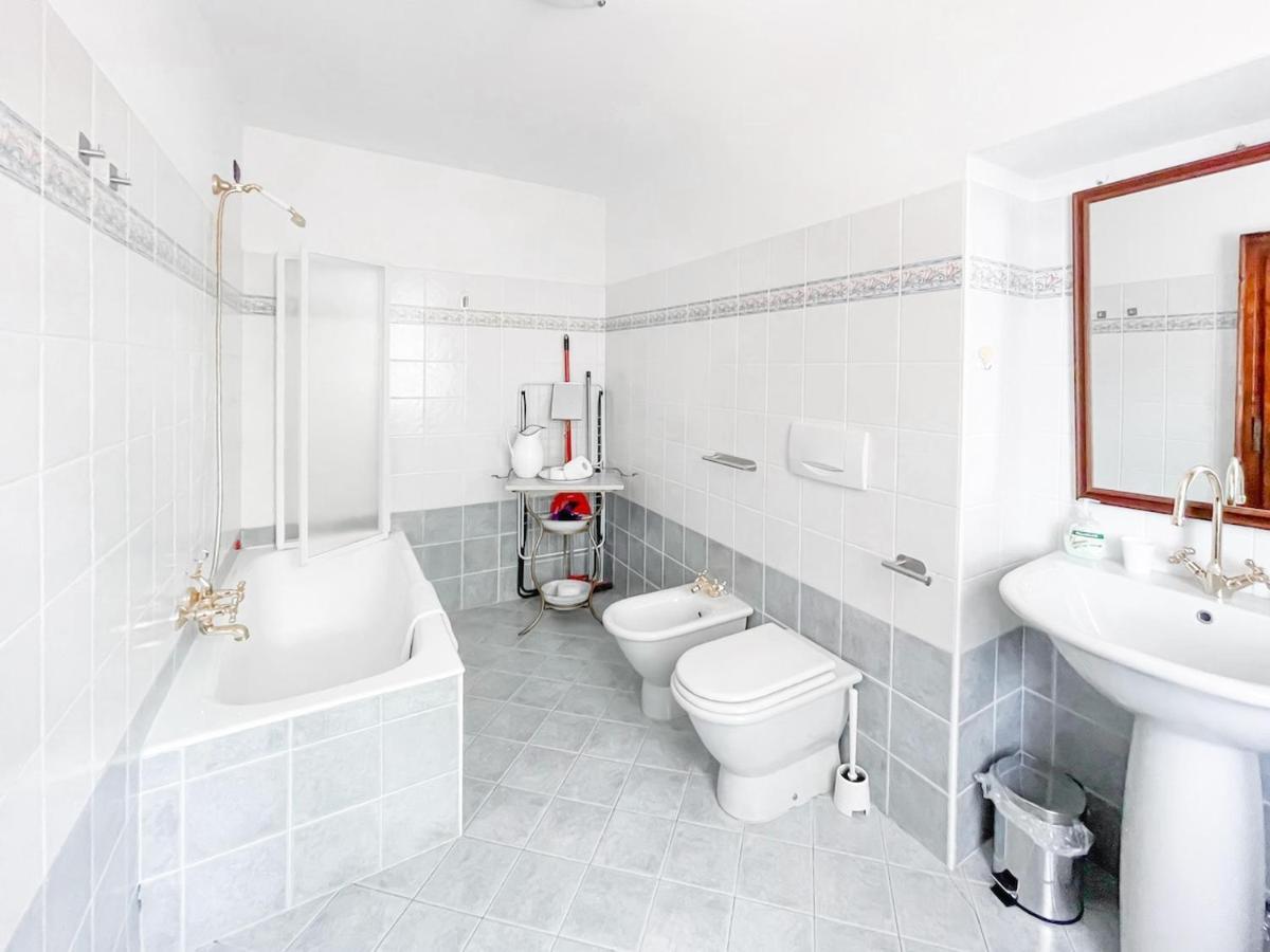 Blue House By Design * Bellano